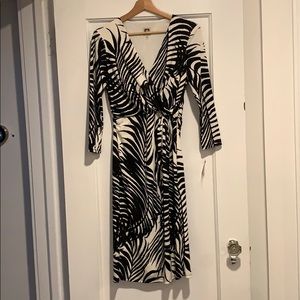 NWT Anne Klein Faux wrap midi dress